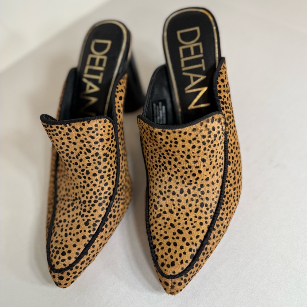Delta ln Women's Tan and Black Mules